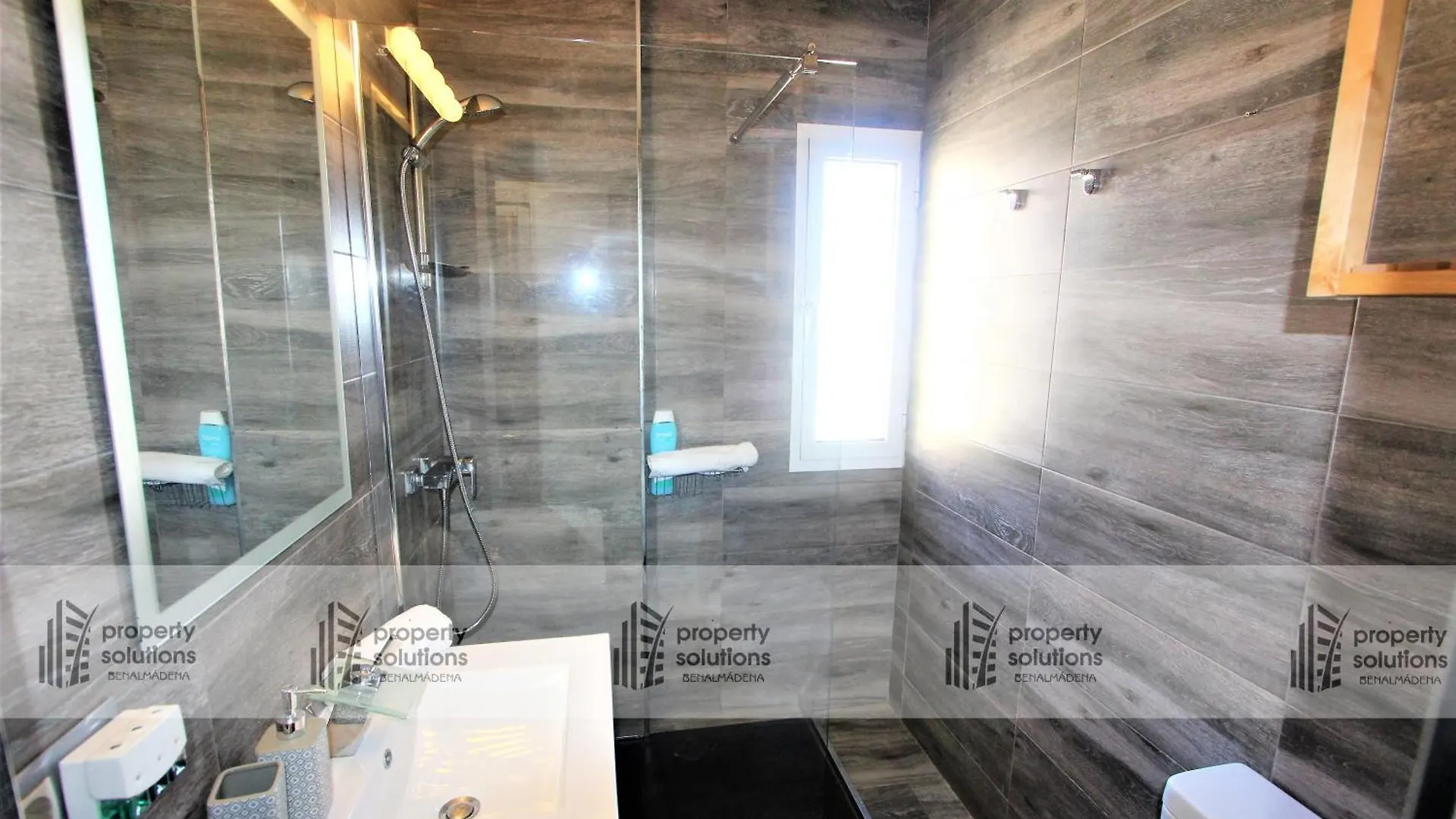 645 Aguila Apartamentos - Vista Al Mar - Cerca De Tren, Restaurantes, Tiendas - Playa A 10 Min Caminando Benalmadena Spain