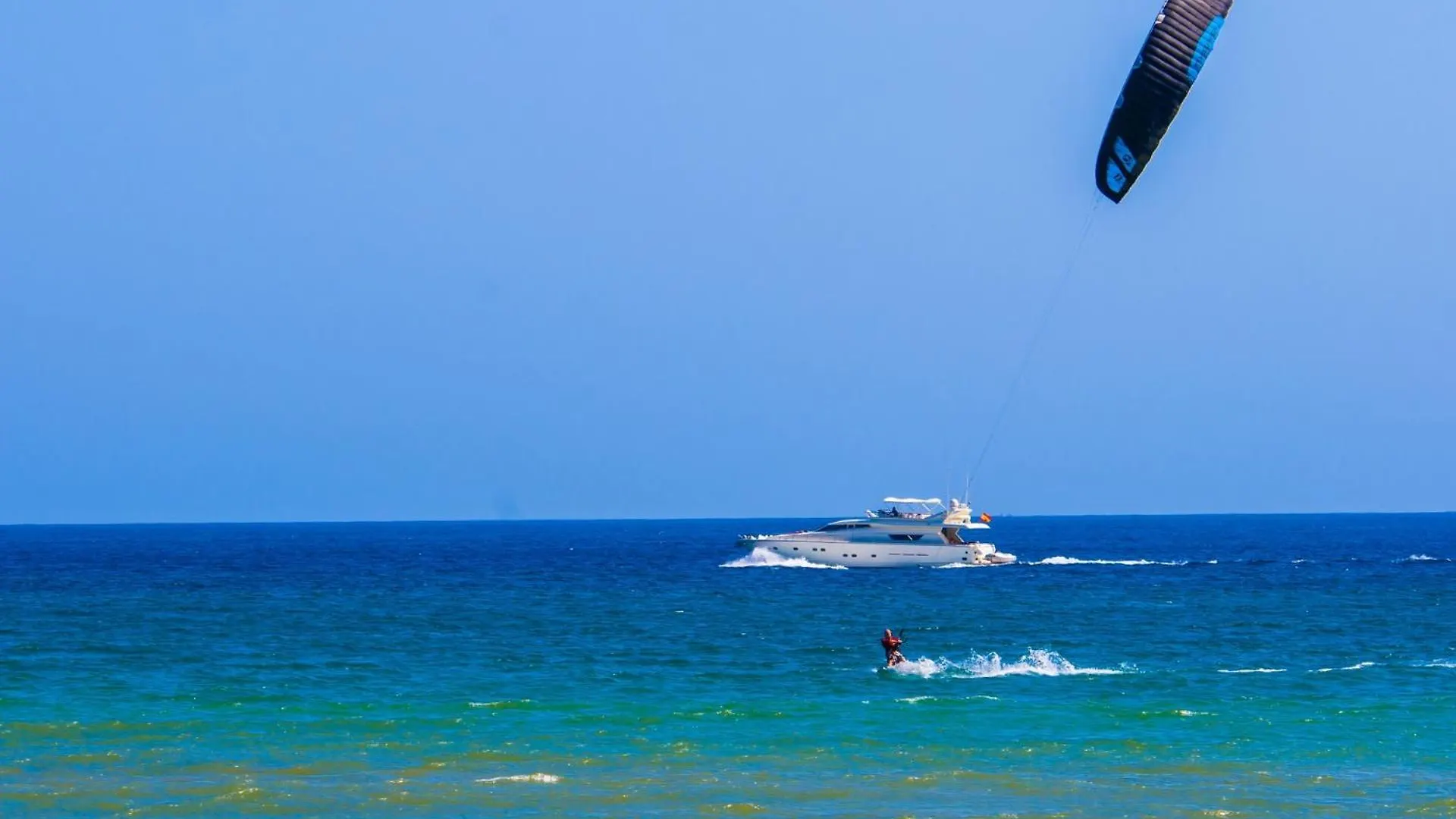 아파트 645 Aguila Apartamentos - Vista Al Mar - Cerca De Tren, Restaurantes, Tiendas - Playa A 10 Min Caminando 베날마데나코스타 스페인